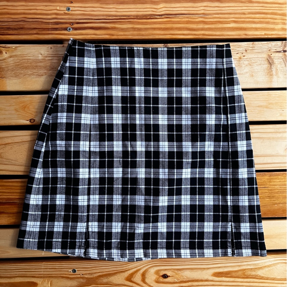 Brandy Melville Cara Black and White Skirt Y2K